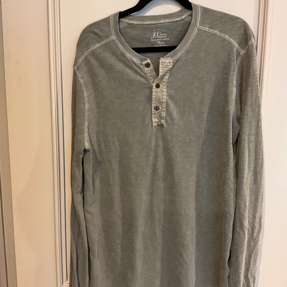 J Crew Men’s Henley Tee Long Sleeve Army Green Garment Dyed Cotton Medium M T - Picture 2 of 10
